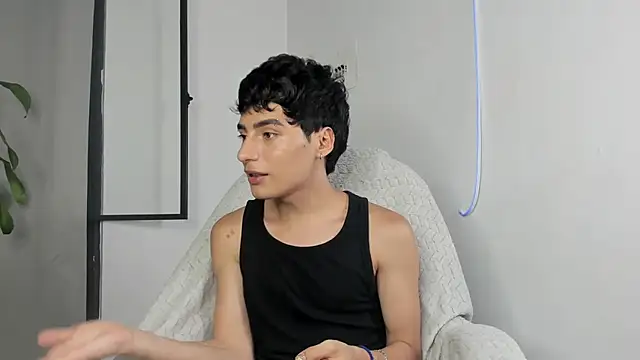 Snapshot of sebas_rose chatting on September 2025 12:15:01 AM sebas rose online show from September 2025 12:15:01 AM