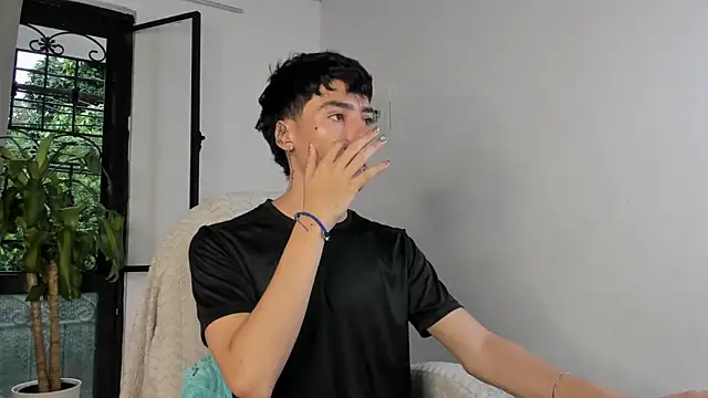 Snapshot of sebas_rose chatting on October 2025 10:12:02 PM sebas rose online show from October 2025 10:12:02 PM