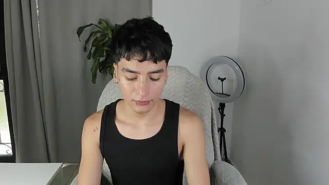 Snapshot of sebas_rose chatting on October 2025 02:17:02 PM sebas rose online show from October 2025 02:17:02 PM