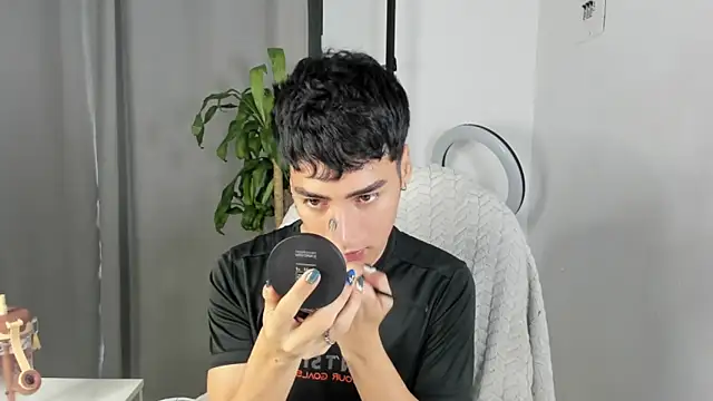 Snapshot of sebas_rose chatting on December 2025 01:42:01 PM sebas rose online show from December 2025 01:42:01 PM