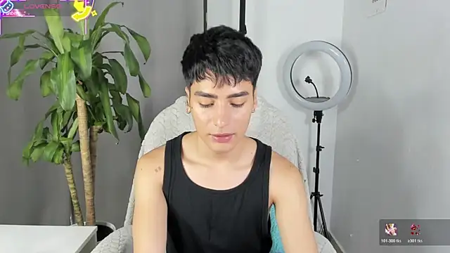 Snapshot of sebas_rose chatting on December 2025 01:20:01 PM sebas rose online show from December 2025 01:20:01 PM