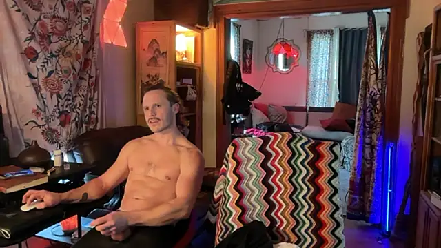 Snapshot of CowboyZuhly chatting on January 2026 09:18:02 PM CowboyZuhly online show from January 2026 09:18:02 PM