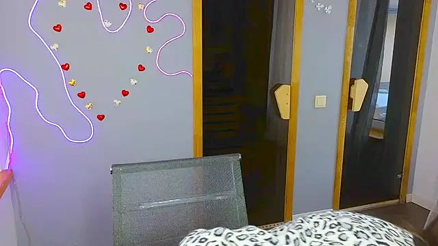 EmmyGreans online show from February 2025 12:45:02 PM