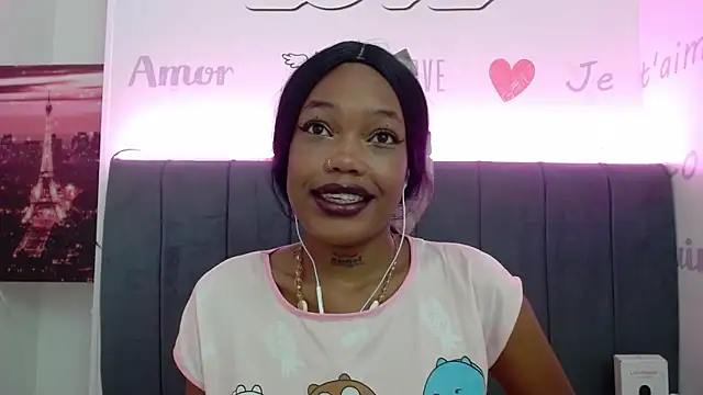 Snapshot of CrystalBrooke3x chatting on February 2025 01:37:01 AM CrystalBrooke3x online show from February 2025 01:37:01 AM