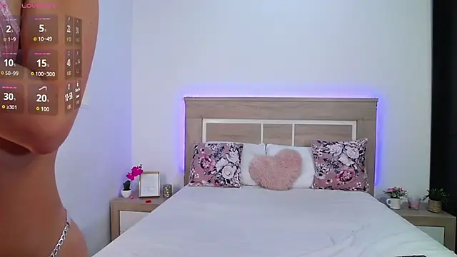 Snapshot of AylinRoss chatting on December 2025 07:45:02 PM AylinRoss online show from December 2025 07:45:02 PM