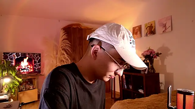 Snapshot of Mr_evan1 chatting on October 2025 01:31:01 PM Mr evan1 online show from October 2025 01:31:01 PM