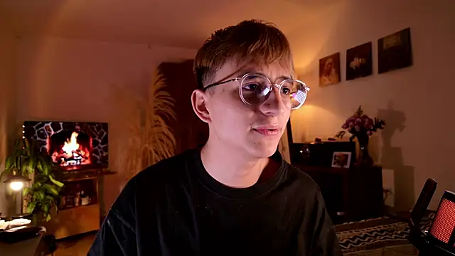 Snapshot of Mr_evan1 chatting on October 2025 03:55:01 PM Mr evan1 online show from October 2025 03:55:01 PM