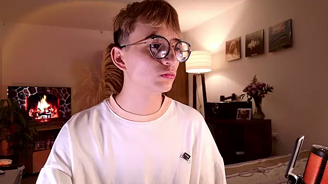 Snapshot of Mr_evan1 chatting on October 2025 04:17:01 PM Mr evan1 online show from October 2025 04:17:01 PM