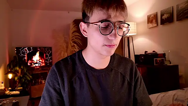 Snapshot of Mr_evan1 chatting on October 2025 04:30:02 PM Mr evan1 online show from October 2025 04:30:02 PM