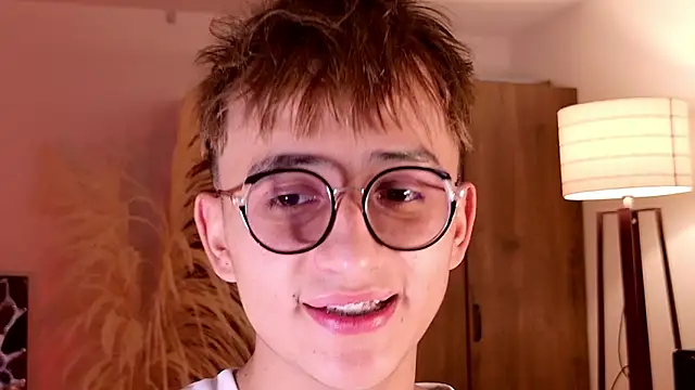 Snapshot of Mr_evan1 chatting on November 2025 04:09:01 PM Mr evan1 online show from November 2025 04:09:01 PM