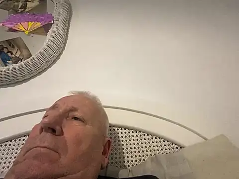 Snapshot of Bossinmidd12 chatting on February 2025 09:28:01 PM Bossinmidd12 online show from February 2025 09:28:01 PM