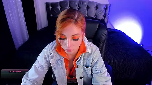 Violetaarey online show from February 2026 11:23:02 PM