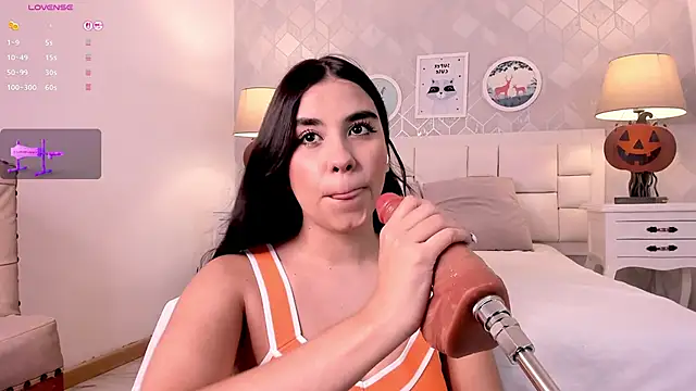 Snapshot of Mara_Betancurt chatting on October 2025 11:06:02 PM Mara Betancurt online show from October 2025 11:06:02 PM