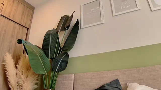 Snapshot of sun_place chatting on January 2025 03:04:02 AM sun place online show from January 2025 03:04:02 AM