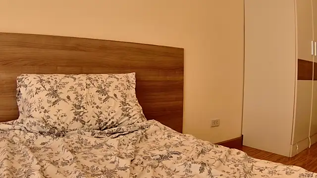 Snapshot of sun_place chatting on March 2025 06:25:02 AM sun place online show from March 2025 06:25:02 AM