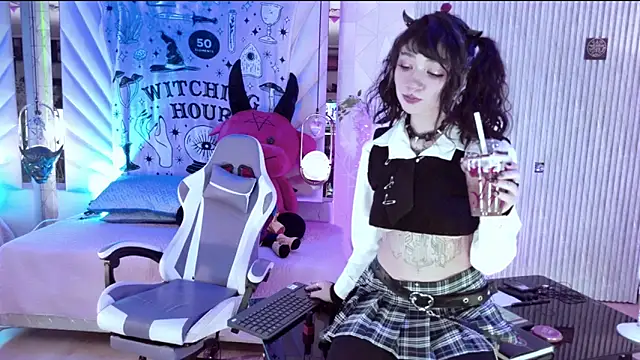 Snapshot of zephirahabney chatting on November 2025 03:02:01 PM zephirahabney online show from November 2025 03:02:01 PM