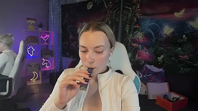 TiffanyBatson online show from February 2025 07:39:02 AM