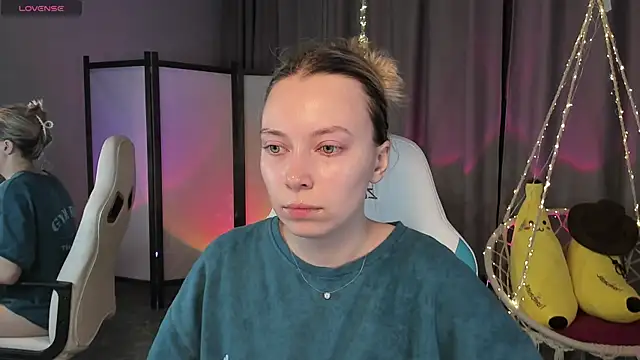 TiffanyBatson online show from February 2025 04:00:02 AM