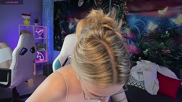 TiffanyBatson online show from March 2025 07:24:01 AM