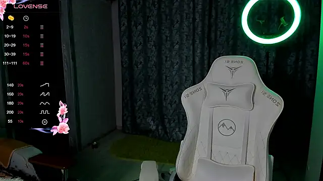 Snapshot of falcon_baby chatting on March 2026 04:44:01 PM falcon baby online show from March 2026 04:44:01 PM