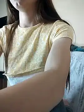 Snapshot of AntoniaHottie chatting on October 2025 06:33:01 AM AntoniaHottie online show from October 2025 06:33:01 AM