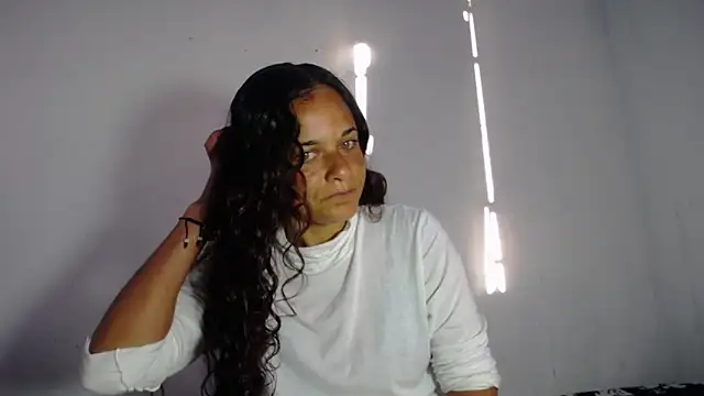 GiveLove1 online show from December 2024 09:53:02 PM