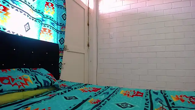 GiveLove1 online show from February 2025 08:49:02 PM