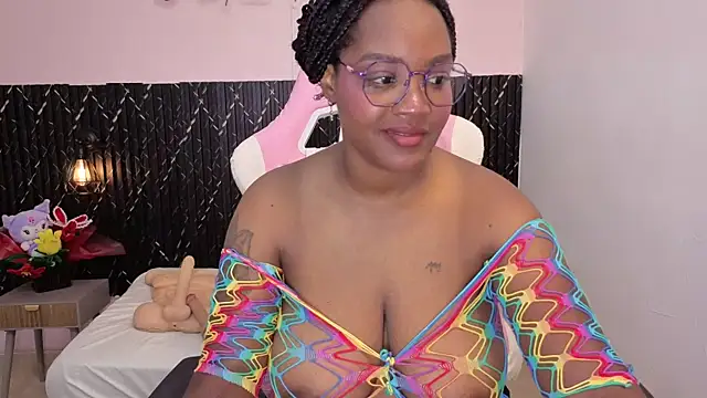 chanel brunette online show from April 2026 06:57:02 PM