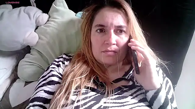 Izury Blondee online show from February 2025 05:04:02 PM