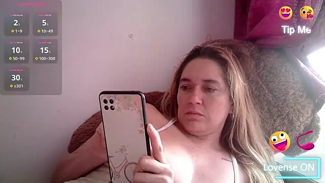 Izury Blondee online show from March 2025 02:55:01 PM