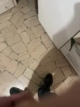 Snapshot of Edosxxl chatting on November 2025 12:44:01 AM Edosxxl online show from November 2025 12:44:01 AM