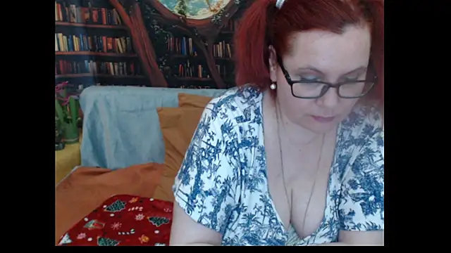 PlayfullMature online show from June 2026 04:05:01 PM