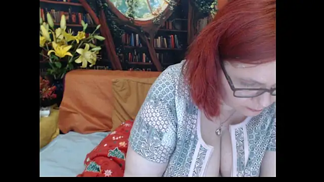 Snapshot of PlayfullMature chatting on June 2026 08:10:01 PM PlayfullMature online show from June 2026 08:10:01 PM