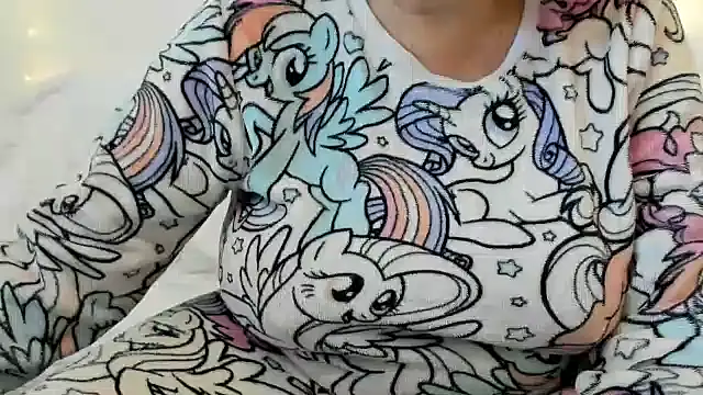 Snapshot of IsraeliMilf chatting on February 2025 07:42:02 AM IsraeliMilf online show from February 2025 07:42:02 AM