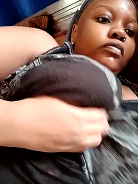 Snapshot of queennapal chatting on February 2026 04:34:02 AM queennapal online show from February 2026 04:34:02 AM