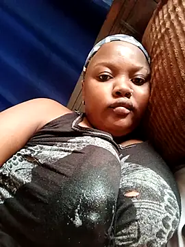 Snapshot of queennapal chatting on March 2026 04:18:01 AM queennapal online show from March 2026 04:18:01 AM