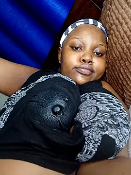 Snapshot of queennapal chatting on March 2026 12:28:01 AM queennapal online show from March 2026 12:28:01 AM