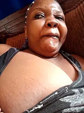 Snapshot of queennapal chatting on March 2026 06:07:01 AM queennapal online show from March 2026 06:07:01 AM