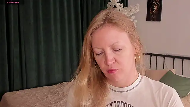 sugamomy online show from October 2025 12:11:02 AM