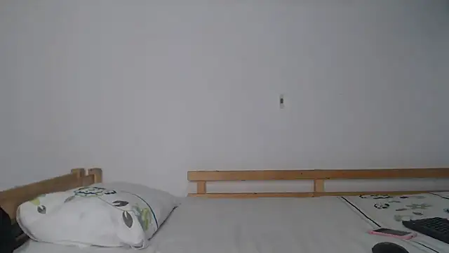 Snapshot of SexyKate852 chatting on February 2025 06:34:02 PM SexyKate852 online show from February 2025 06:34:02 PM