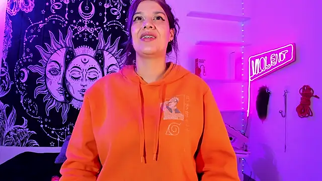 Violet-Queen online show from February 2026 04:33:02 AM