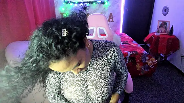 Snapshot of rayza_mature_154 chatting on December 2024 10:53:01 PM rayza mature 154 online show from December 2024 10:53:01 PM