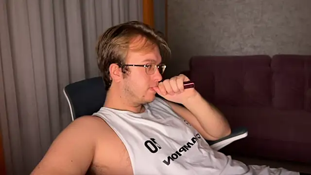 kiopiggy online show from November 2025 03:53:02 AM