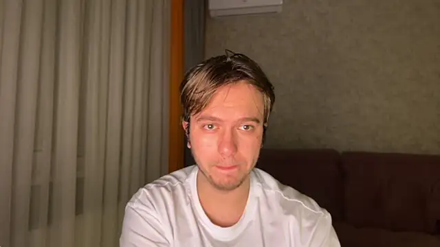 kiopiggy online show from December 2025 06:57:02 PM