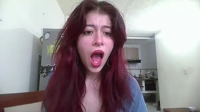 SuzzyyM online show from February 2025 09:38:01 PM