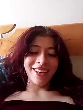 SuzzyyM online show from February 2025 07:17:02 PM