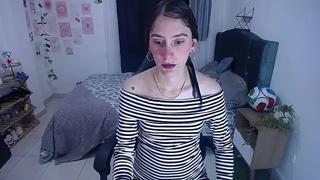 IsaBaileys  online show from June 2026 08:15:01 PM