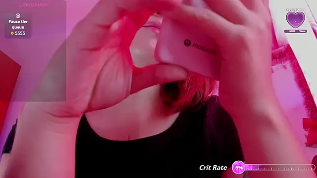 saralolo420 online show from December 2025 07:21:02 PM