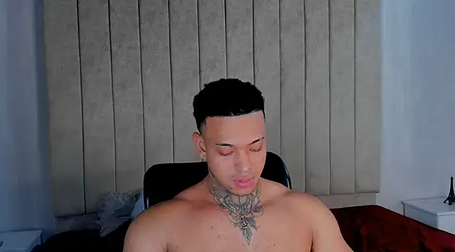 Stiven collins online show from December 2024 04:23:02 AM