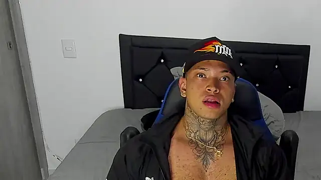 Stiven collins online show from January 2025 05:42:01 AM